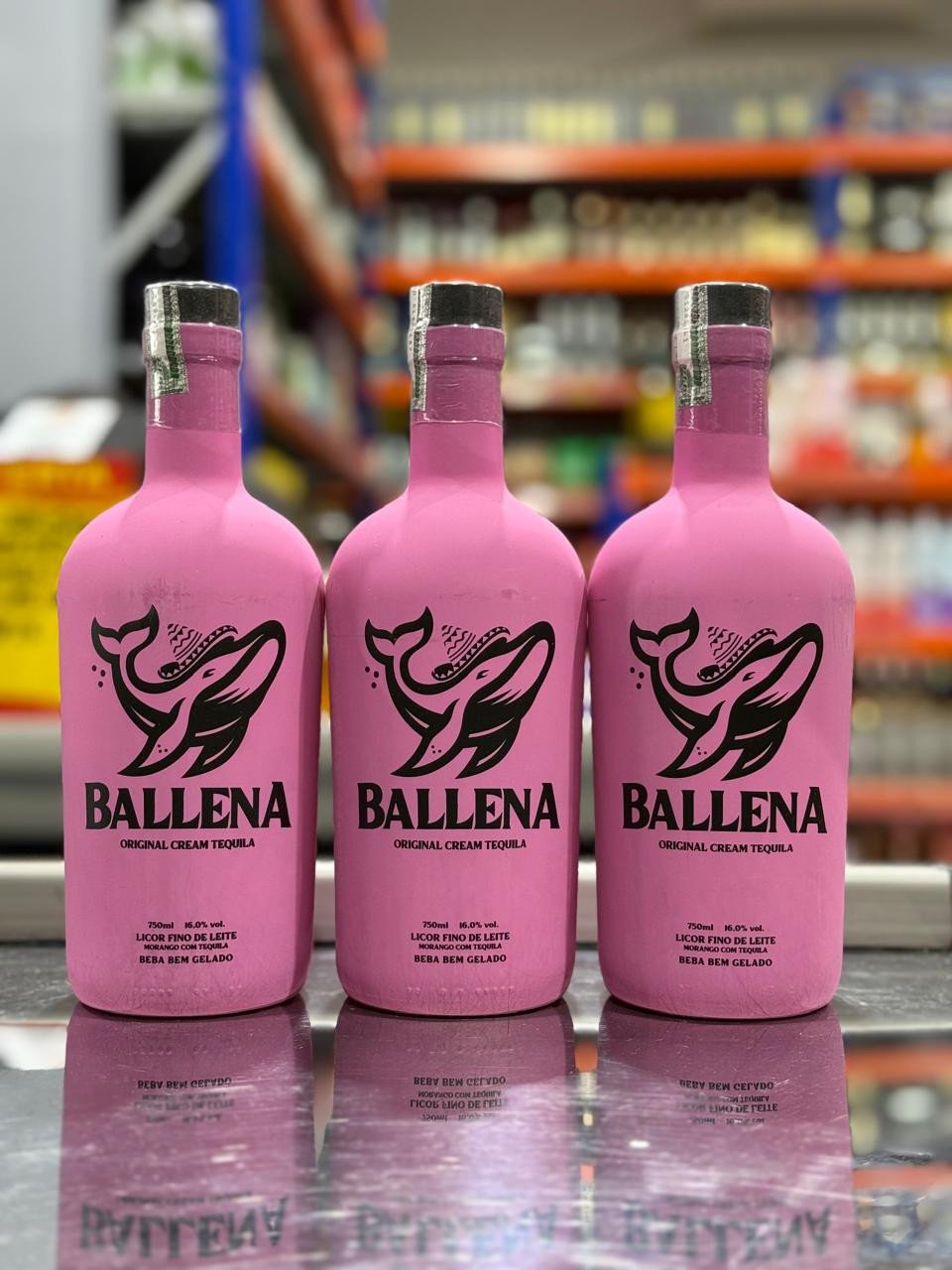 LICOR BALLENA MORANGO 750ML UND