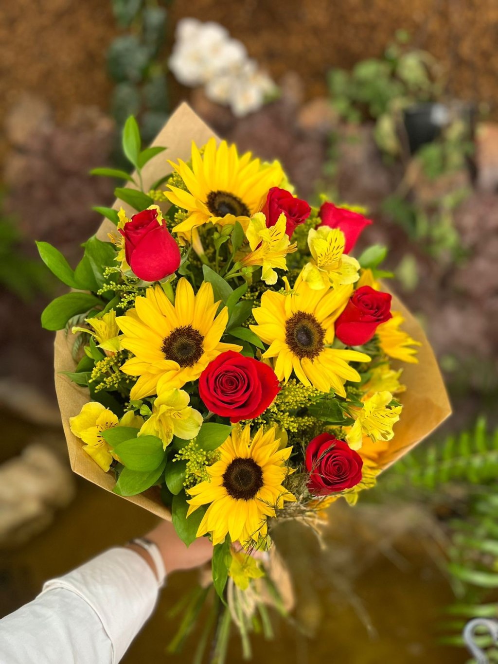 Ramalhete de Girassóis e Rosas vermelhas