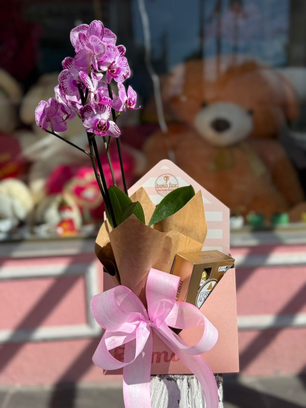 Kit Amor escrito em flor + Ferrero rocher