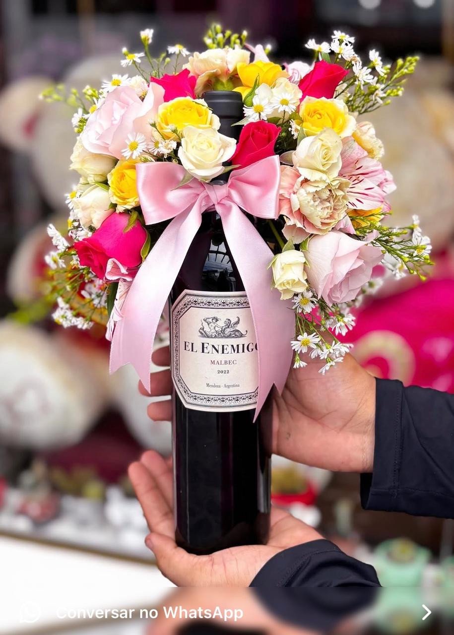 Combo Vinho e Flores