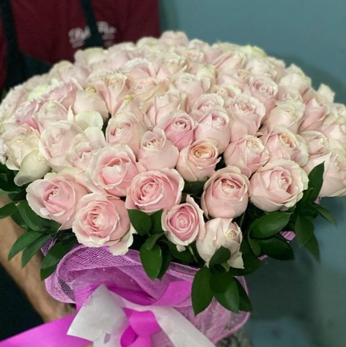 Buque 100 rosas cor de Rosa