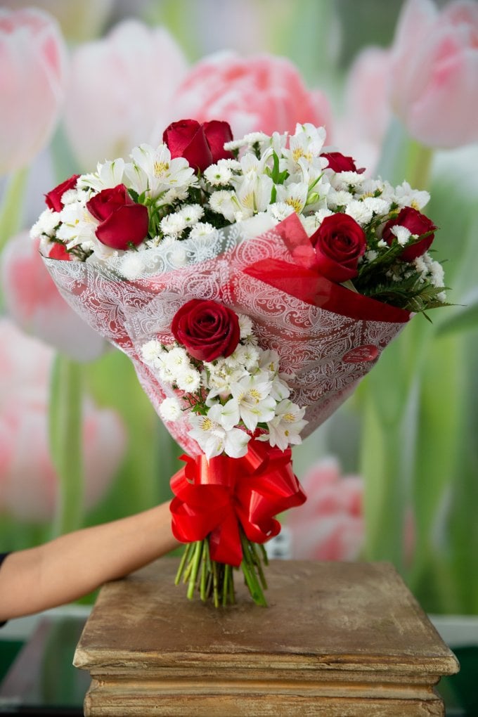 Buque Tradicional de 13 rosas Vermelhas