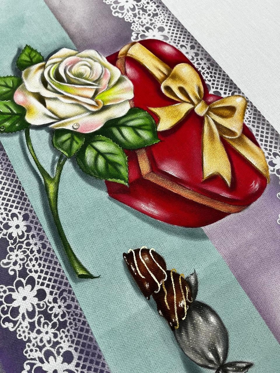 Projeto 157 Rosa branca com caixa de coração e bombons 