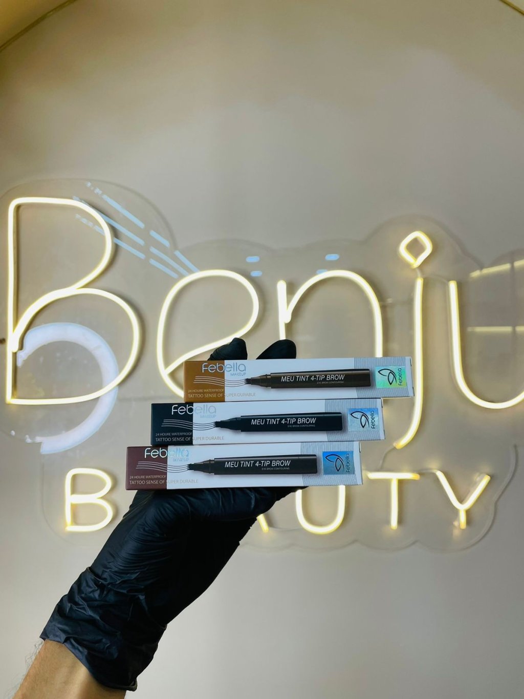 Caneta para sobrancelhas