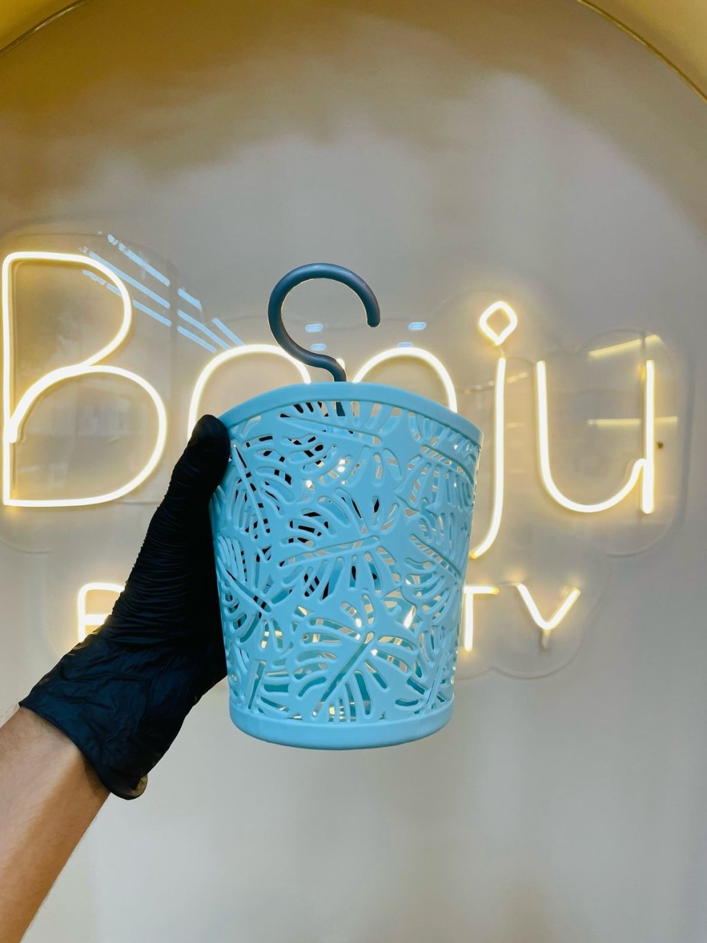 Cesto lixeiro folhas vazada