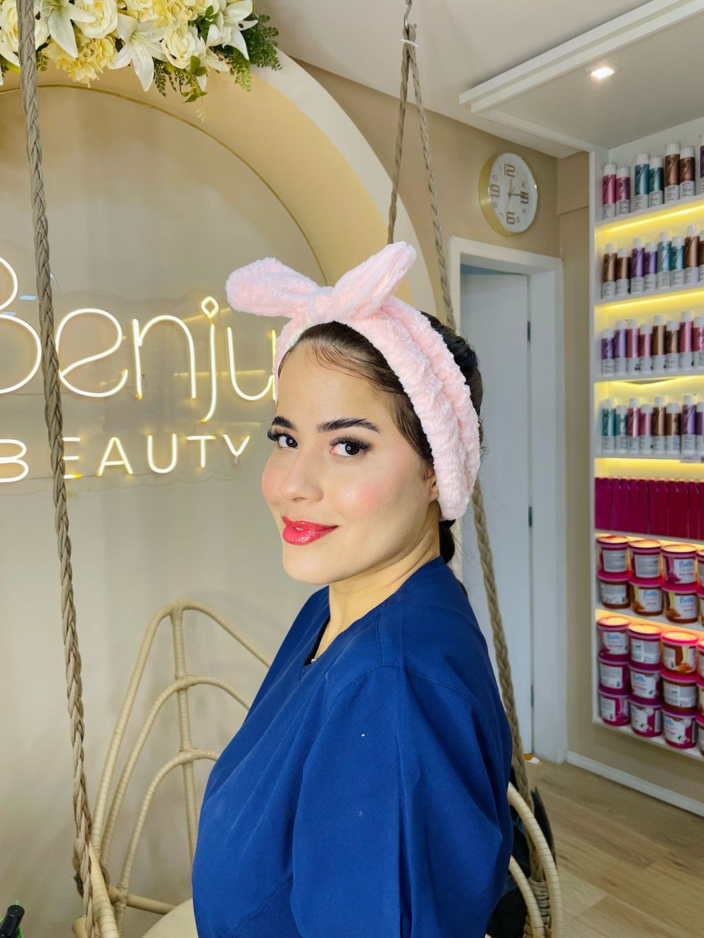 Faixa de cabelo com laço estruturado