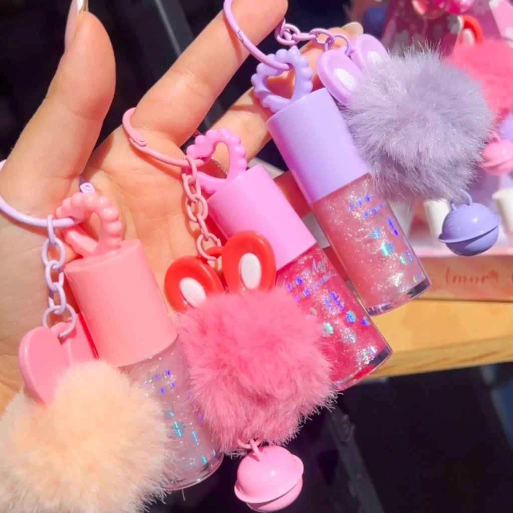 brilho labial com chaveiro amor&anjo