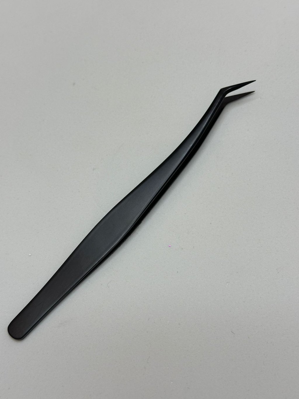 Pinça cilios curva zola preta