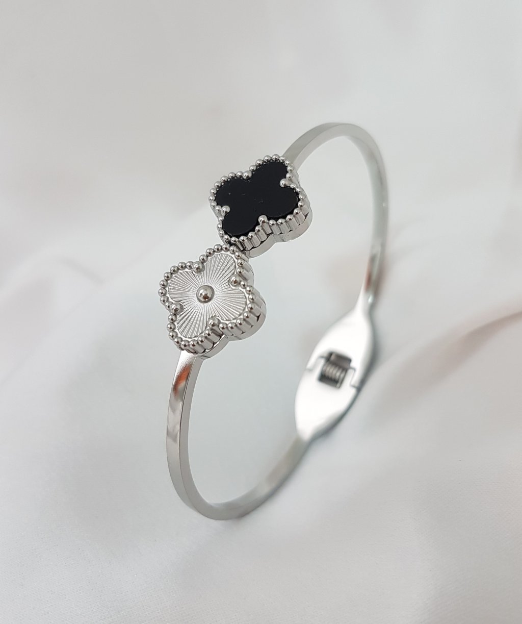 Bracelete em Aço Inoxidável  