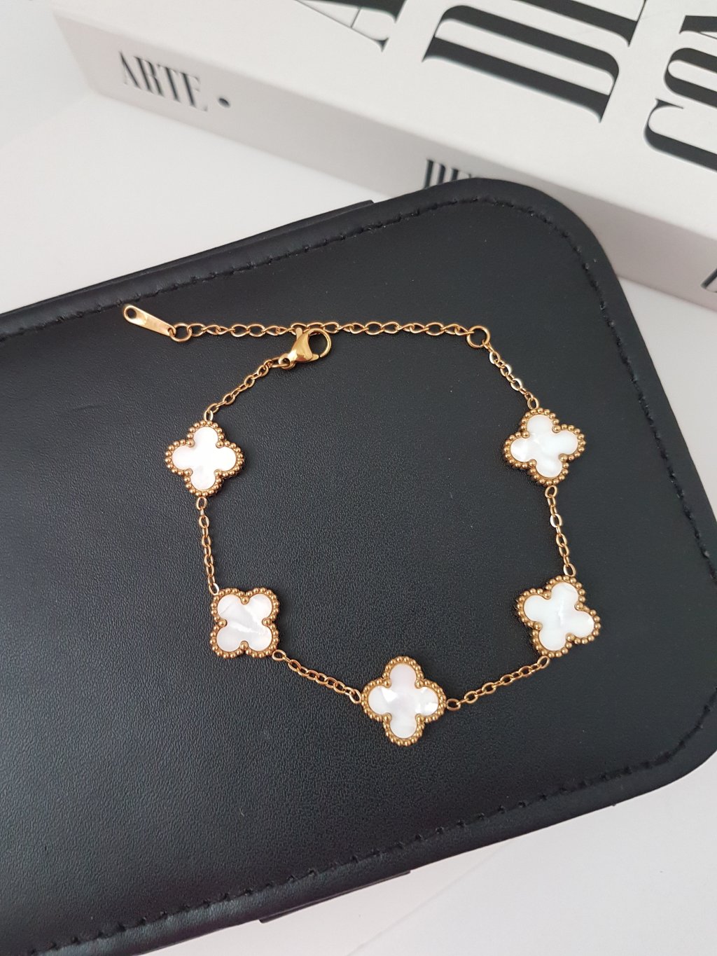 Pulseira Trevo Branco - Aço Inoxidável