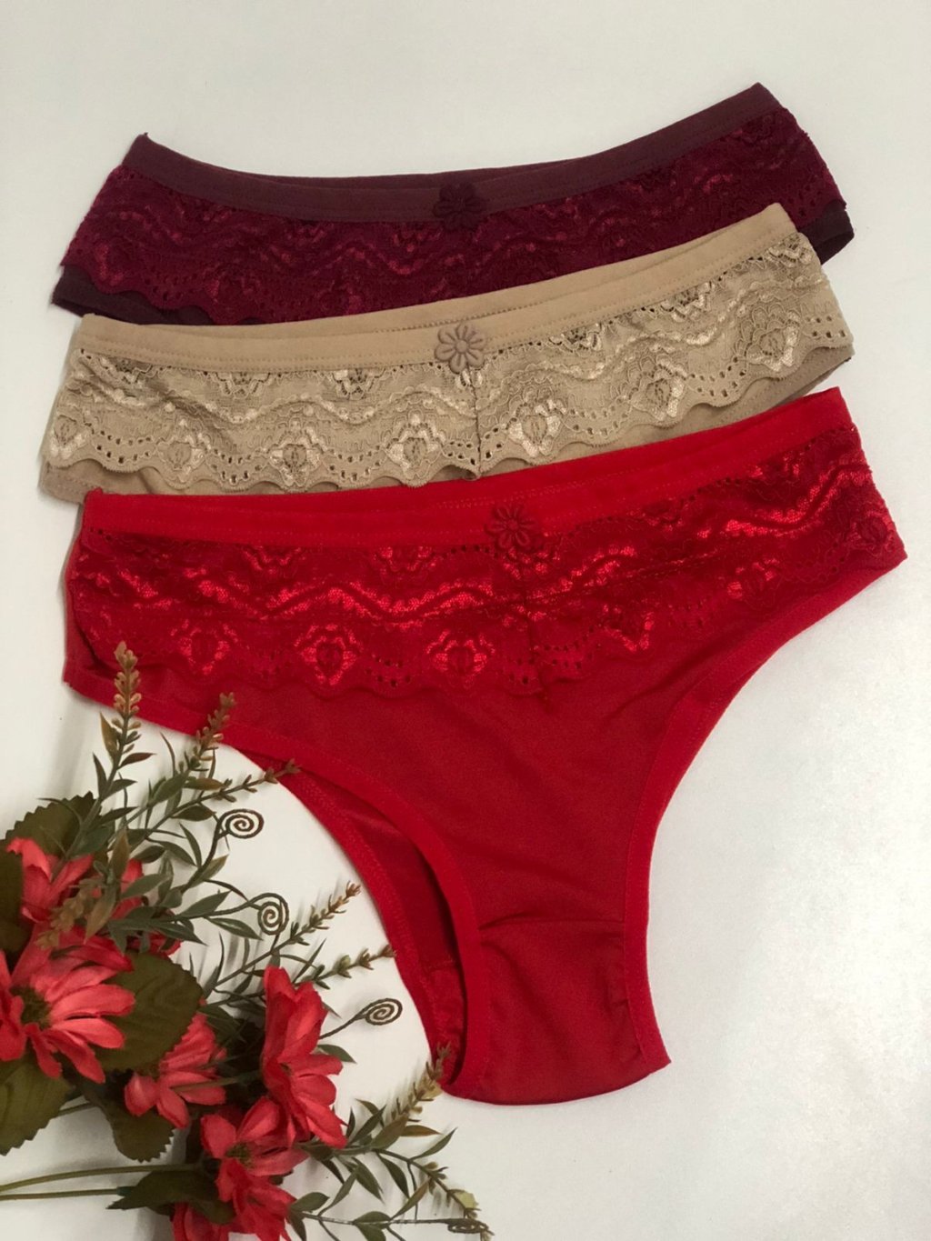 Calcinha renda grande lisa