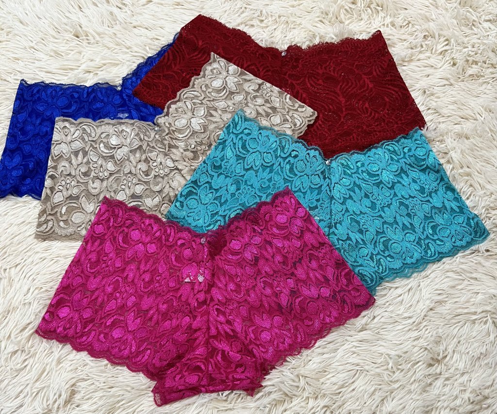 Shortinho todo de renda