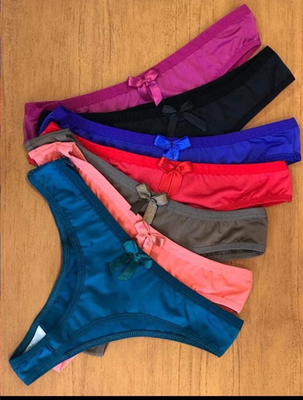 Fio dental com viés na cintura liso