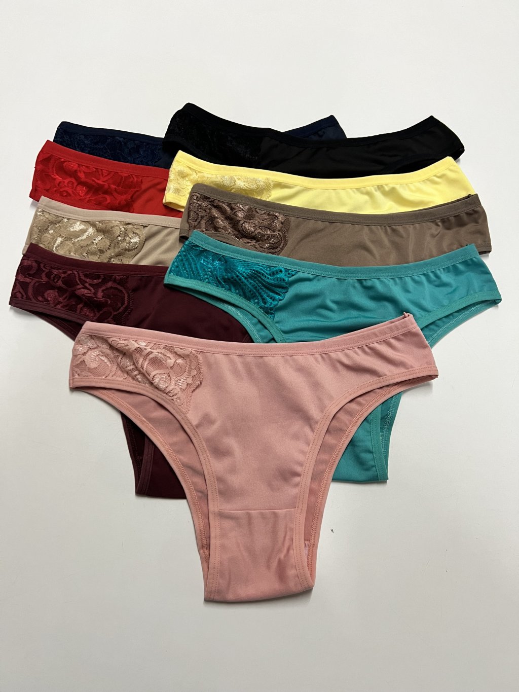 Calcinha  com detalhes em renda