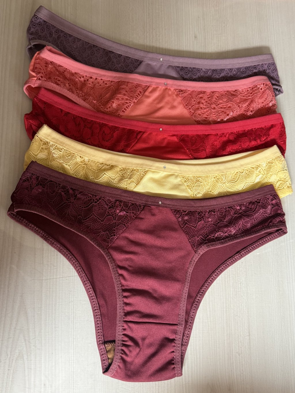 Calcinha duas rendinhas 