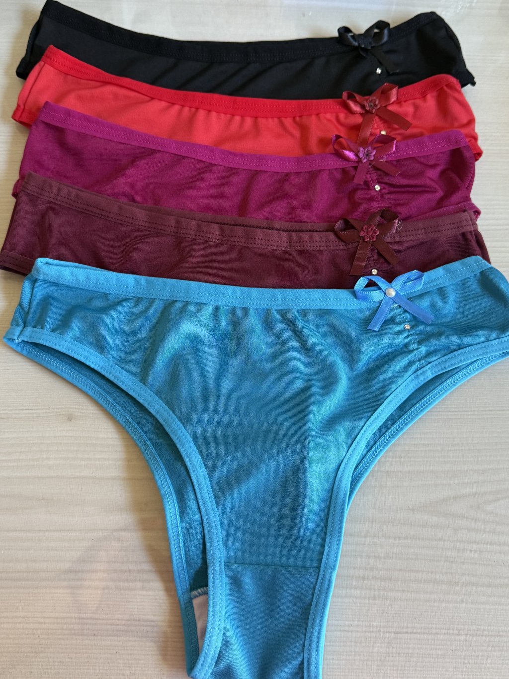 Calcinha com detalhe franzido na lateral 