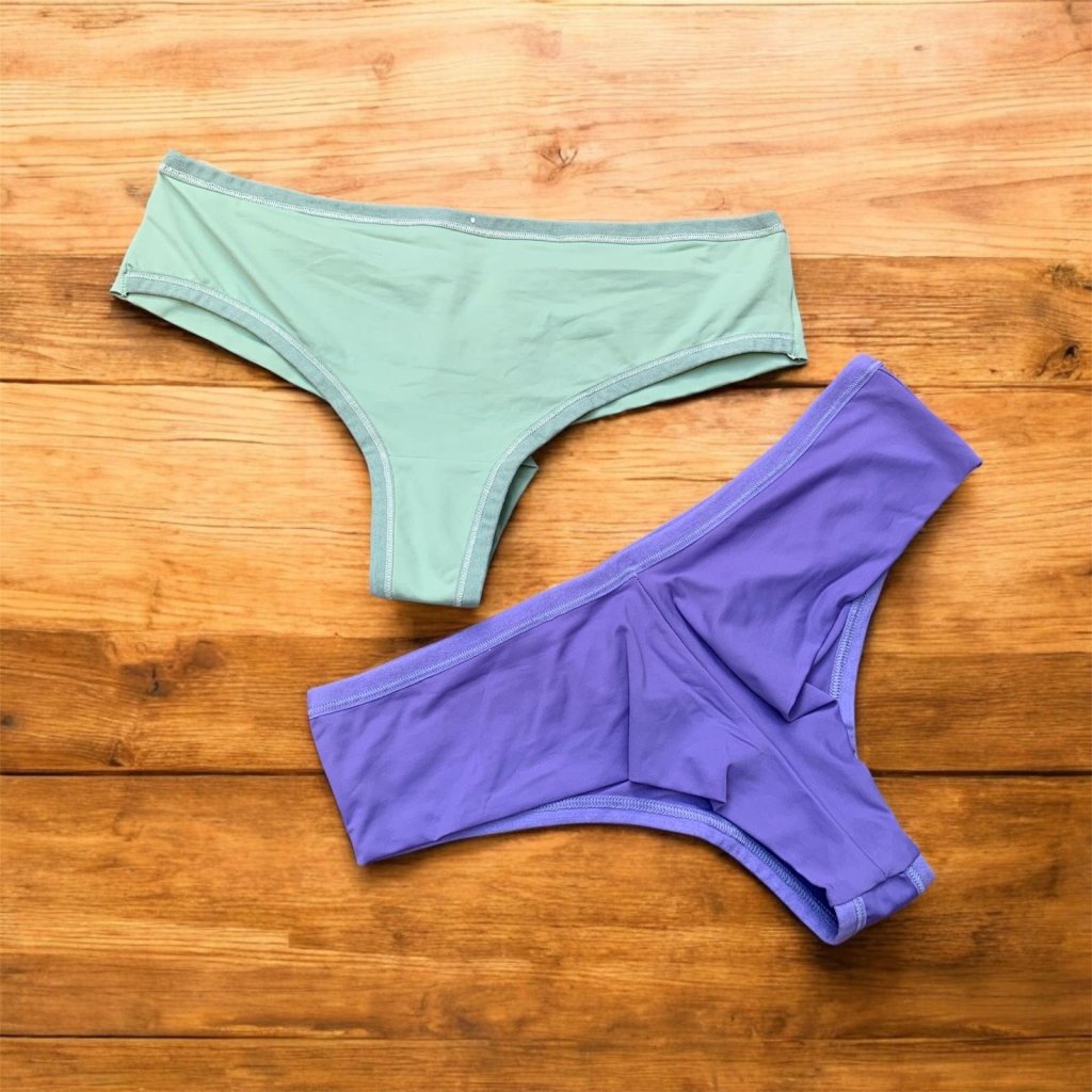 Fio duplo largo , detalhe pedra na frente 