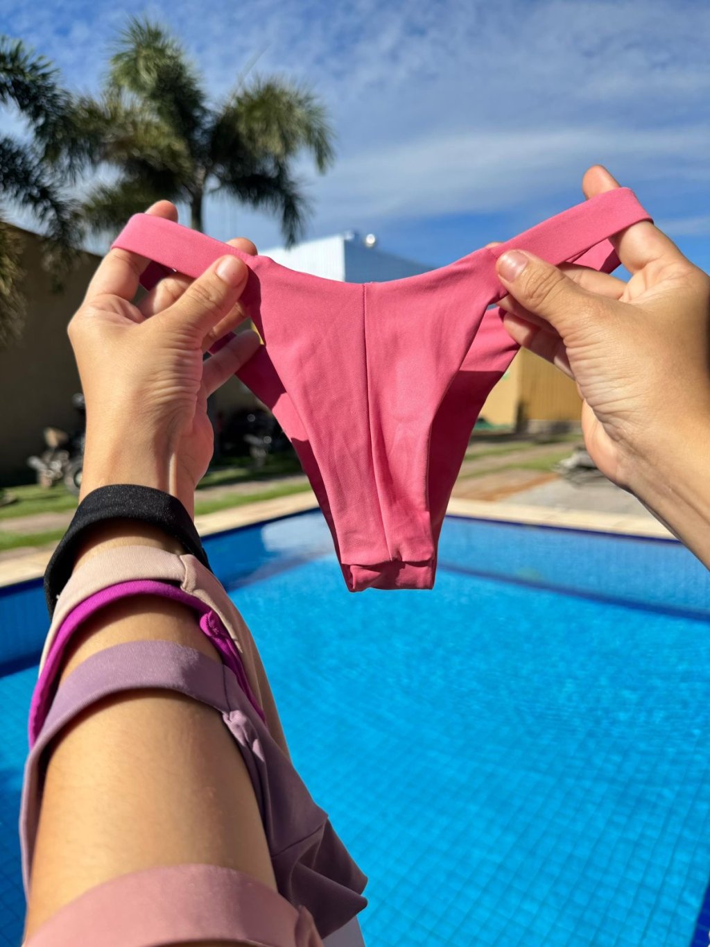 Fio biquíni toda embutida 