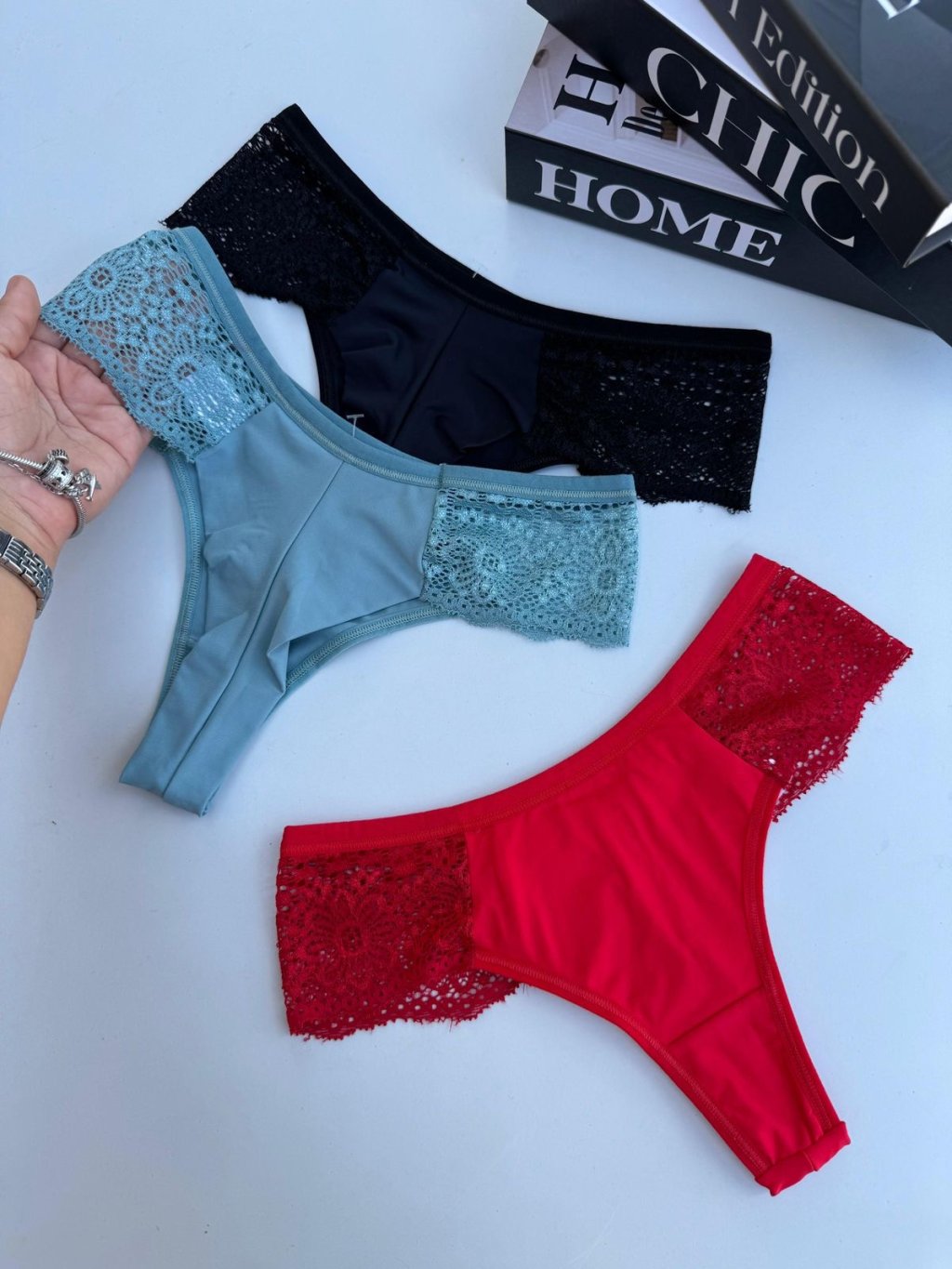 Fio duplo com renda lateral 