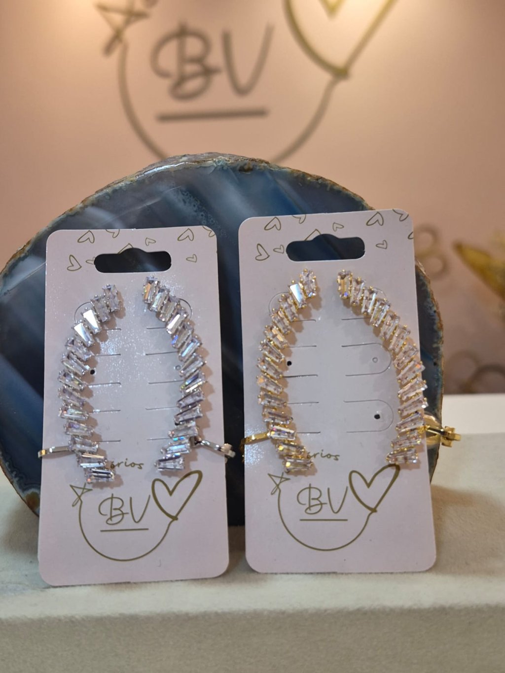  Ear cuff