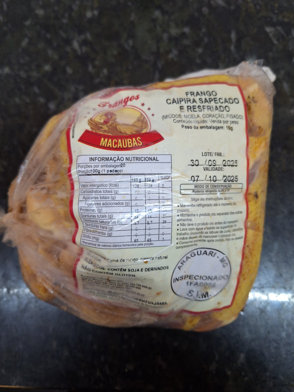 Frango Semi-Caipira (com pés, pescoço, moela, fígado e coração) - Inteiro ou Picado