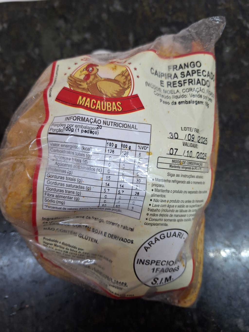 Frango Caipira (com pés, pescoço, moela, fígado e coração)-  Inteiro ou Picado