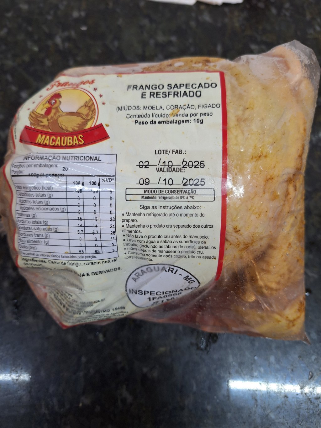 Frango de Granja Sapecado (com pés, pescoço, moela, fígado e coração) Inteiro ou Picado