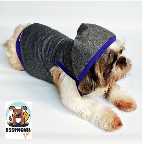 CAMISETA PET COM GOLA E CAPUZ