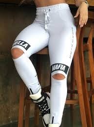 MODELAGEM CALÇA RECORTE JOELHO