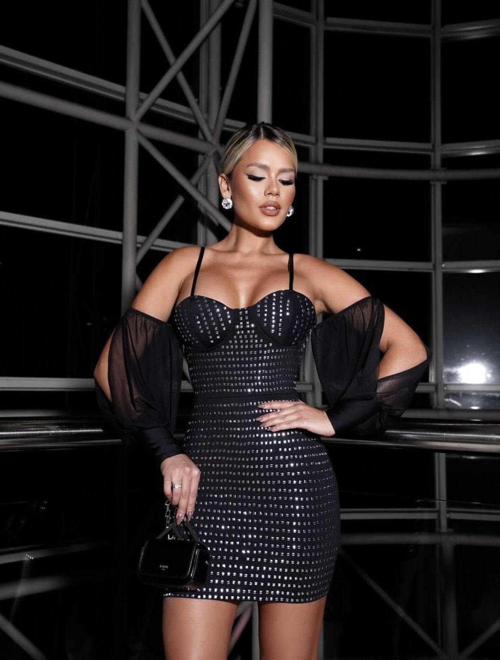 VESTIDO PRETO