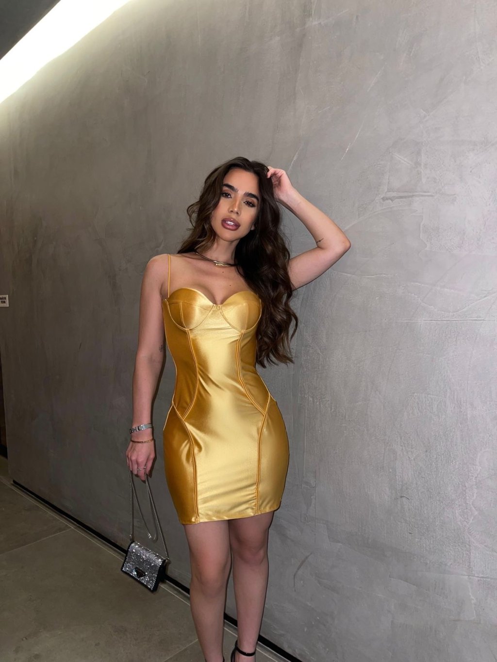 VESTIDO DOURADO 
