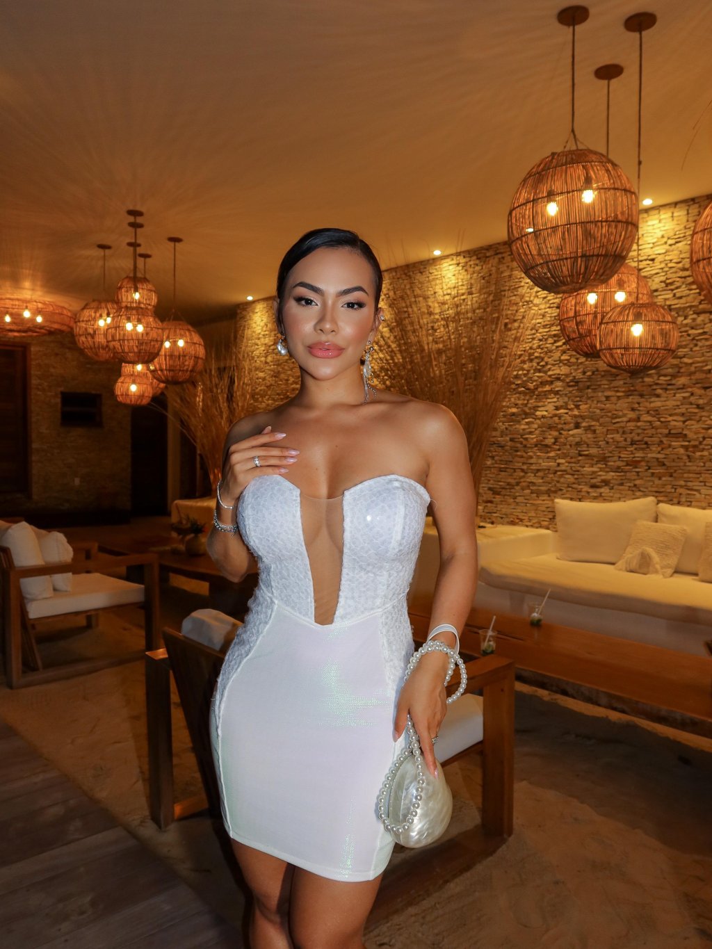 VESTIDO BRANCO CINTILANTE