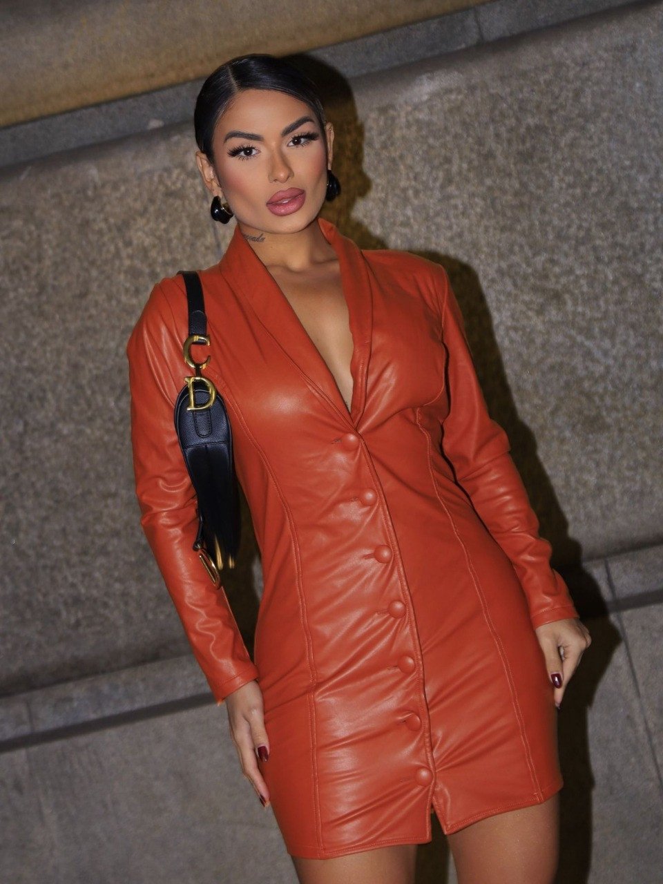 VESTIDO BEGE COURO FAKE