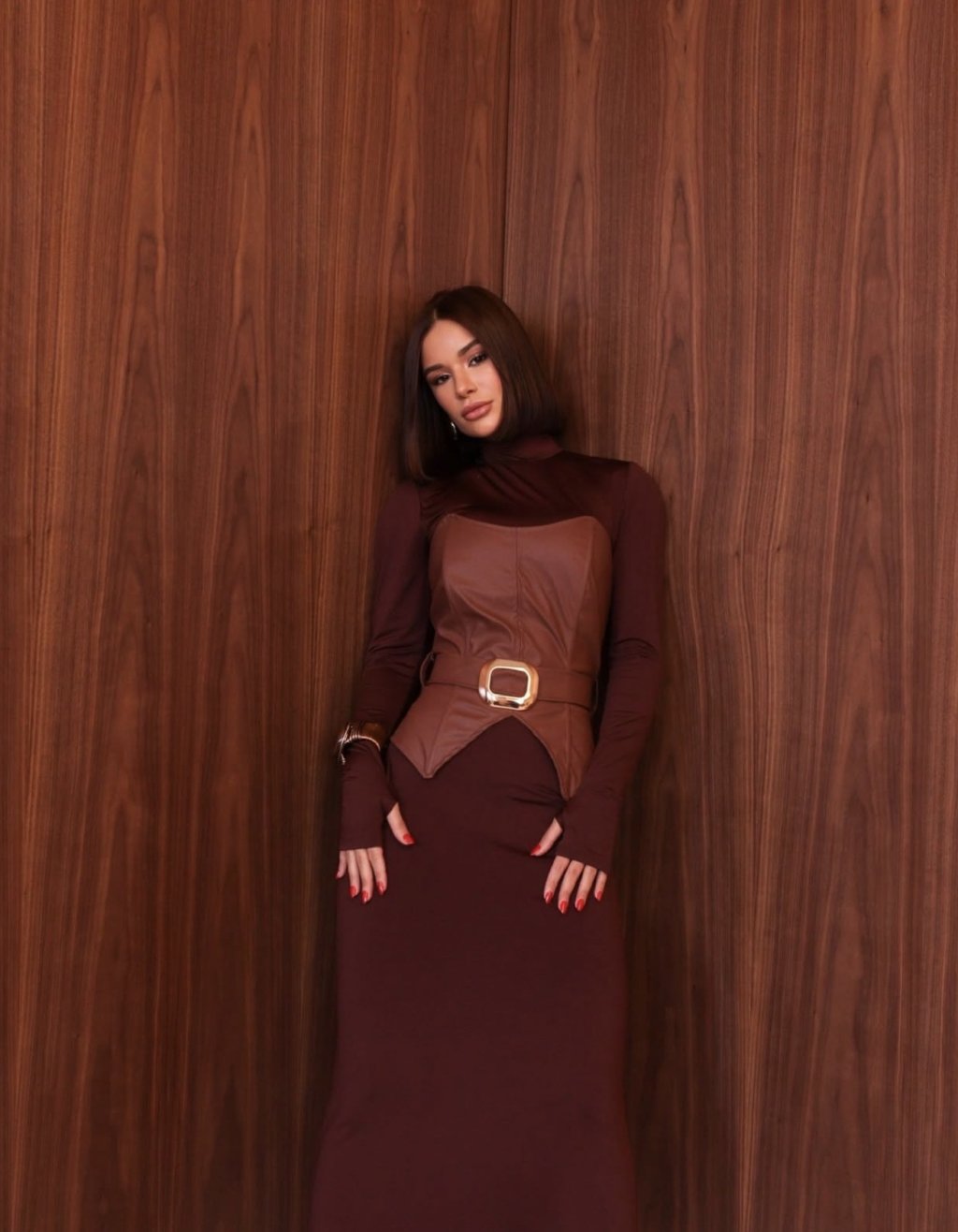 VESTIDO + CORSELET MARROM