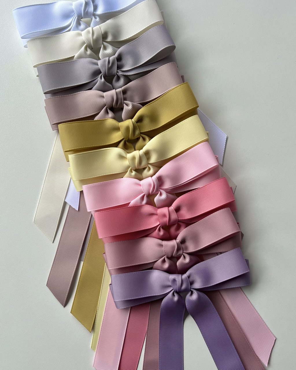 Kit 10 Laços Karen em Gorgurão na Presilha