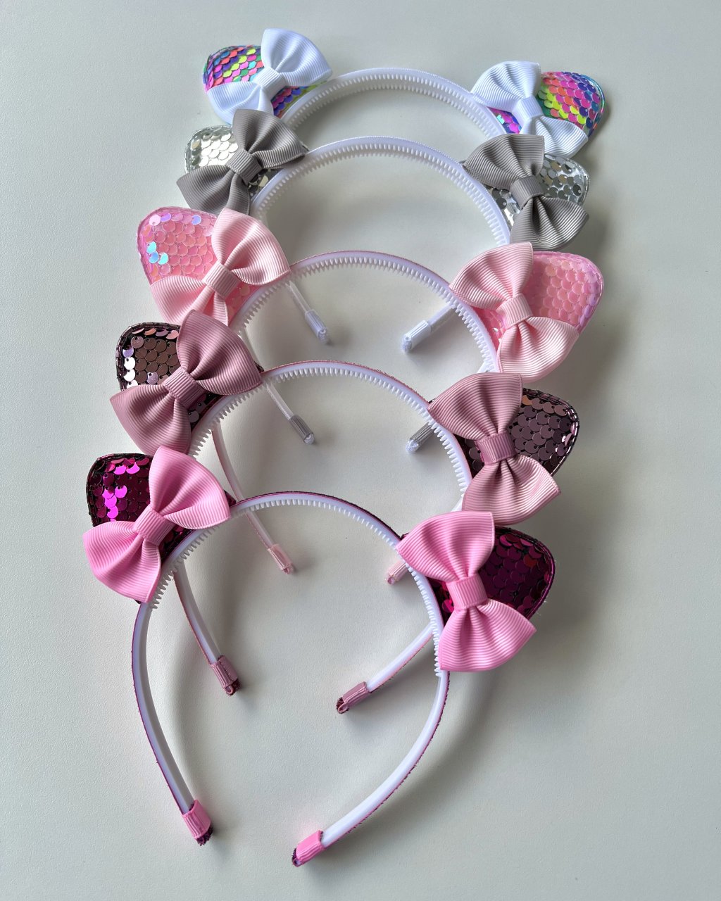 Kit 5 Tiaras Glitter Gatinho Paetê com Lacinho