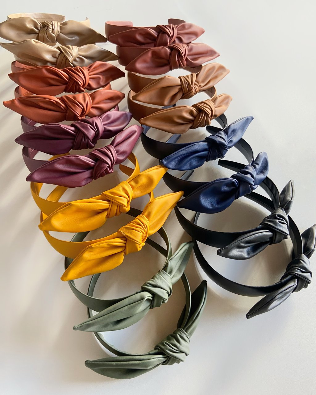 Kit 10 Tiaras Menina Com Laço em Corino