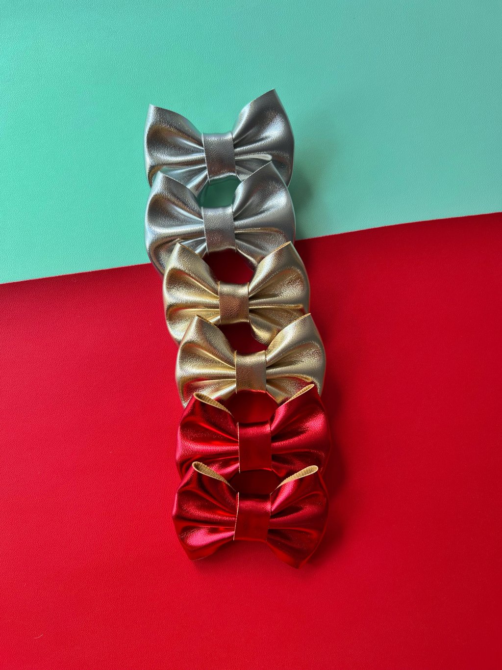 Kit 6 Laços em Napa Brilhante Pequeno no Bico de Pato - Boas Festas