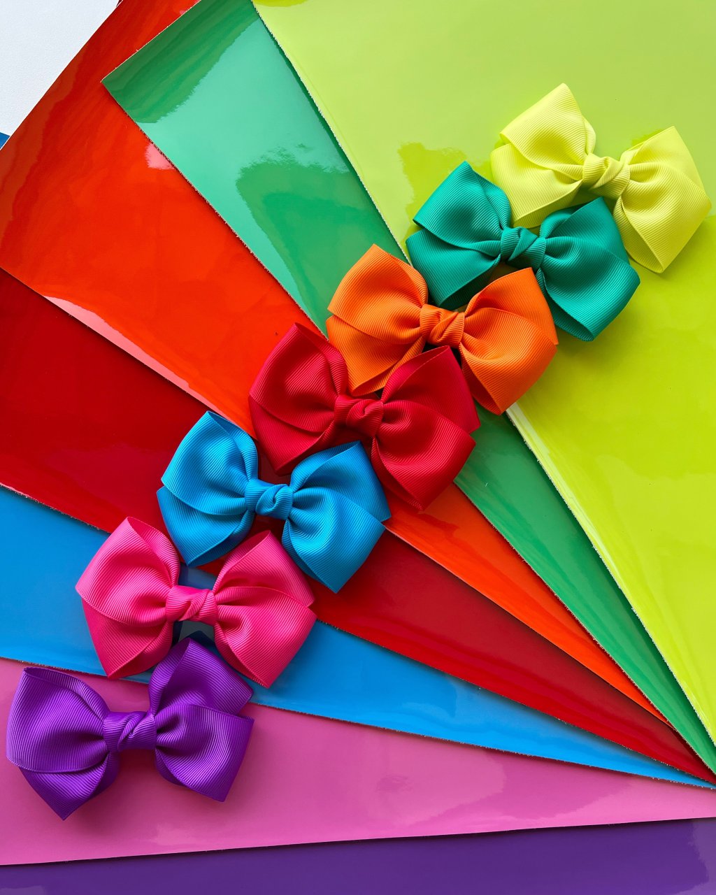 Kit 7 Laços Gorgurão em X Tamanho G no Bico de Pato - Coleção Rainbow