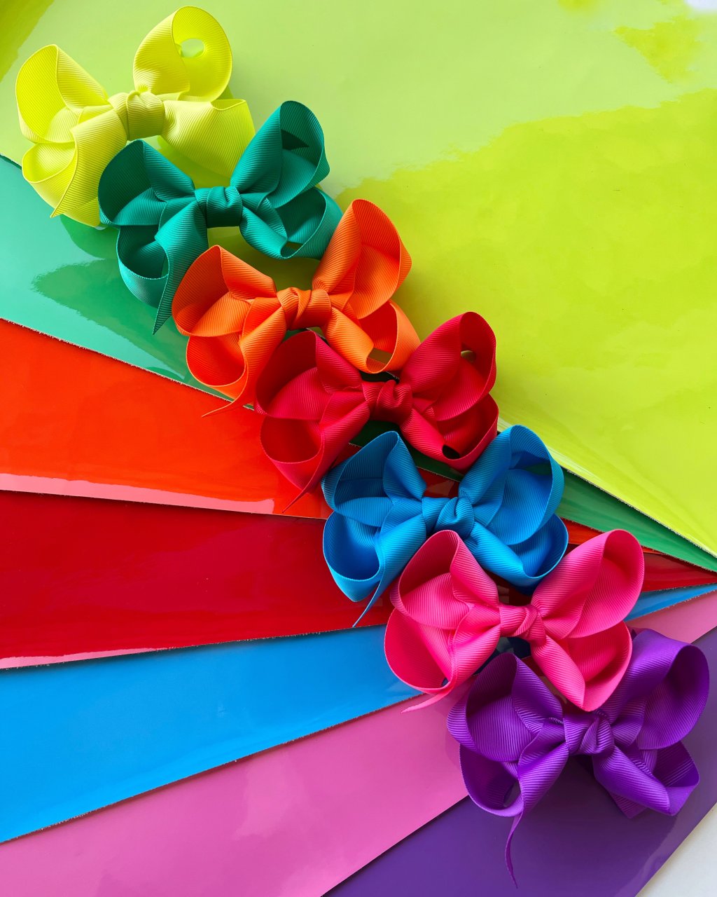 Kit 7 Laços Boutique Gorgurão Tamanho G no Bico de Pato - Coleção Rainbow