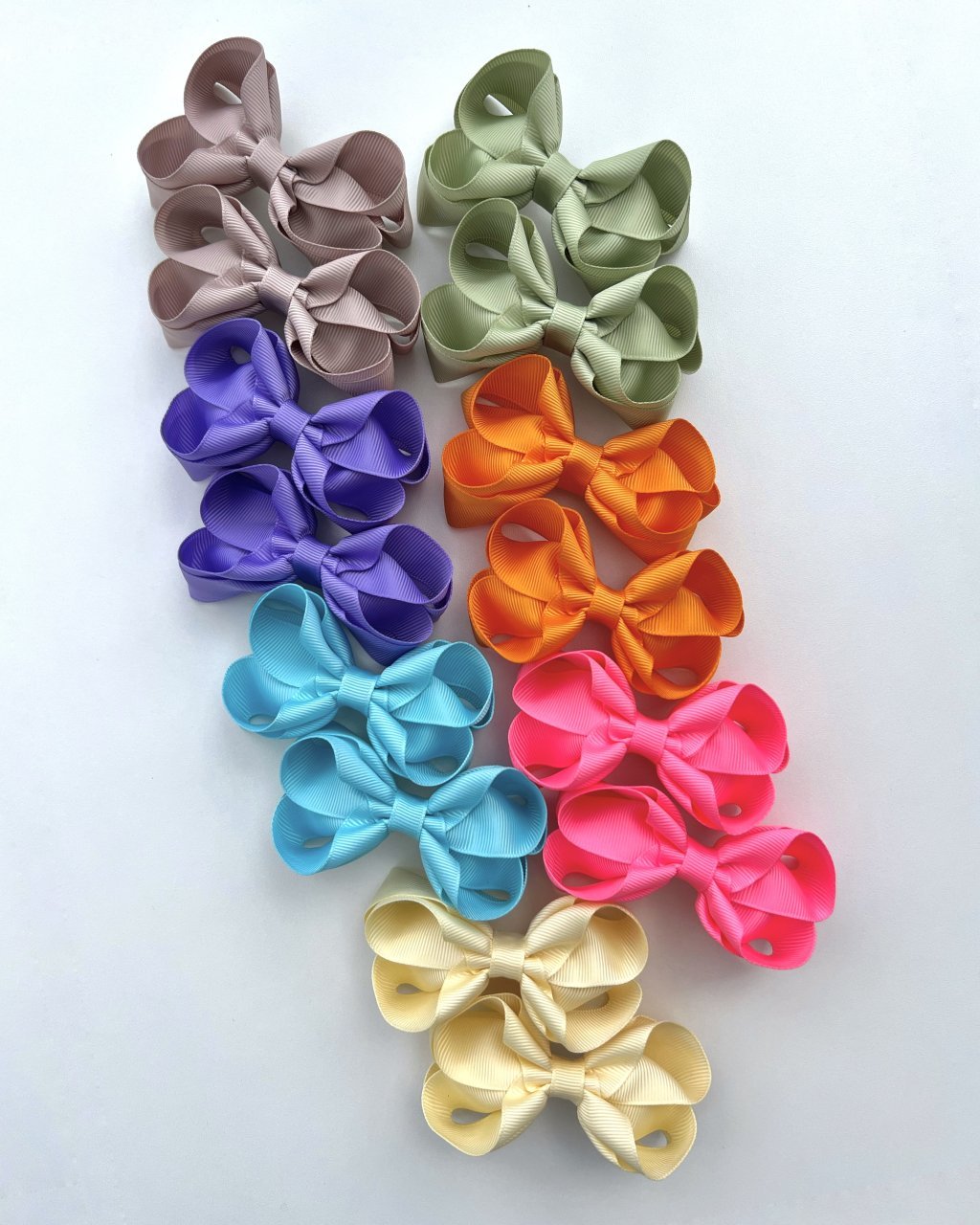 Kit 14 Laços Boutique Duplo Médio Gorgurão no Bico de Pato (7 pares) - Coleção Verão 25