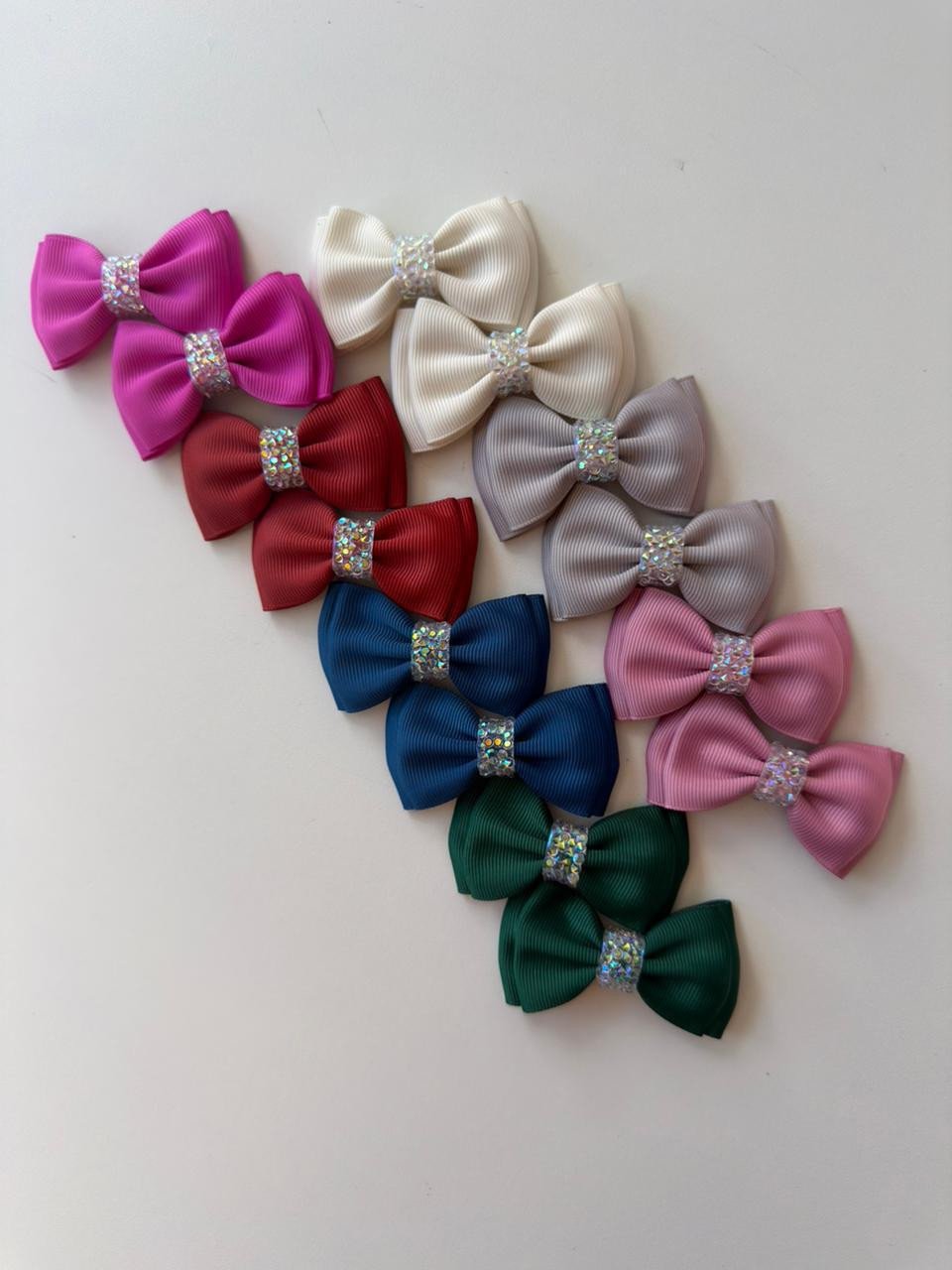 Kit 14 Laços Laços Gravata Dupla Pequeno com Strass P10 - Coleção Outono/Inverno 26