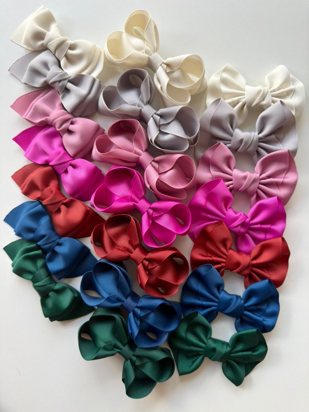 Kit 21 Laços tamanho M Gorgurão no Bico de Pato - Coleção Outono/Inverno 26