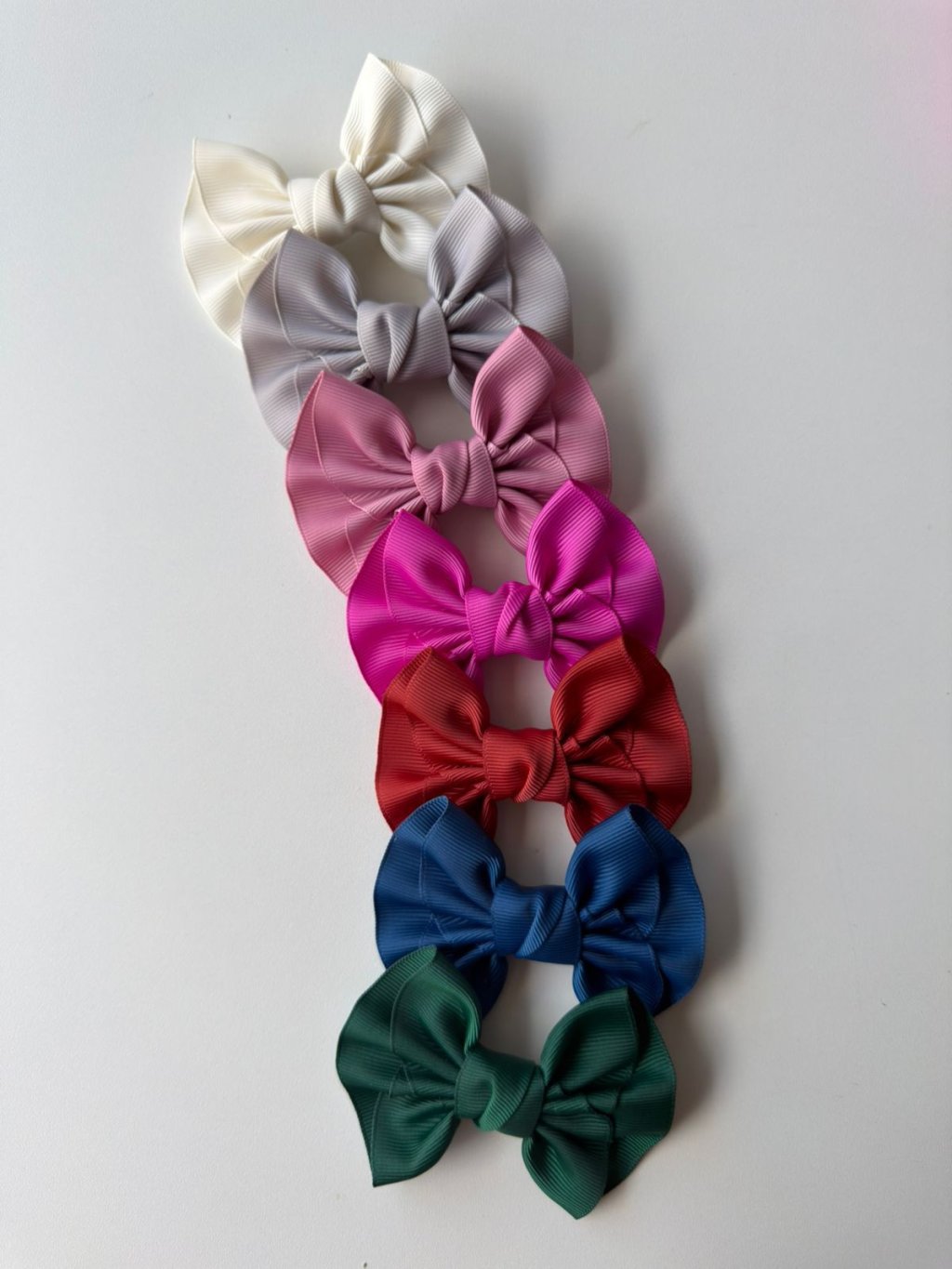 Kit 7 Laços Franzidos Médio Gorgurão no Bico de Pato M07 - Coleção Outono/Inverno 26