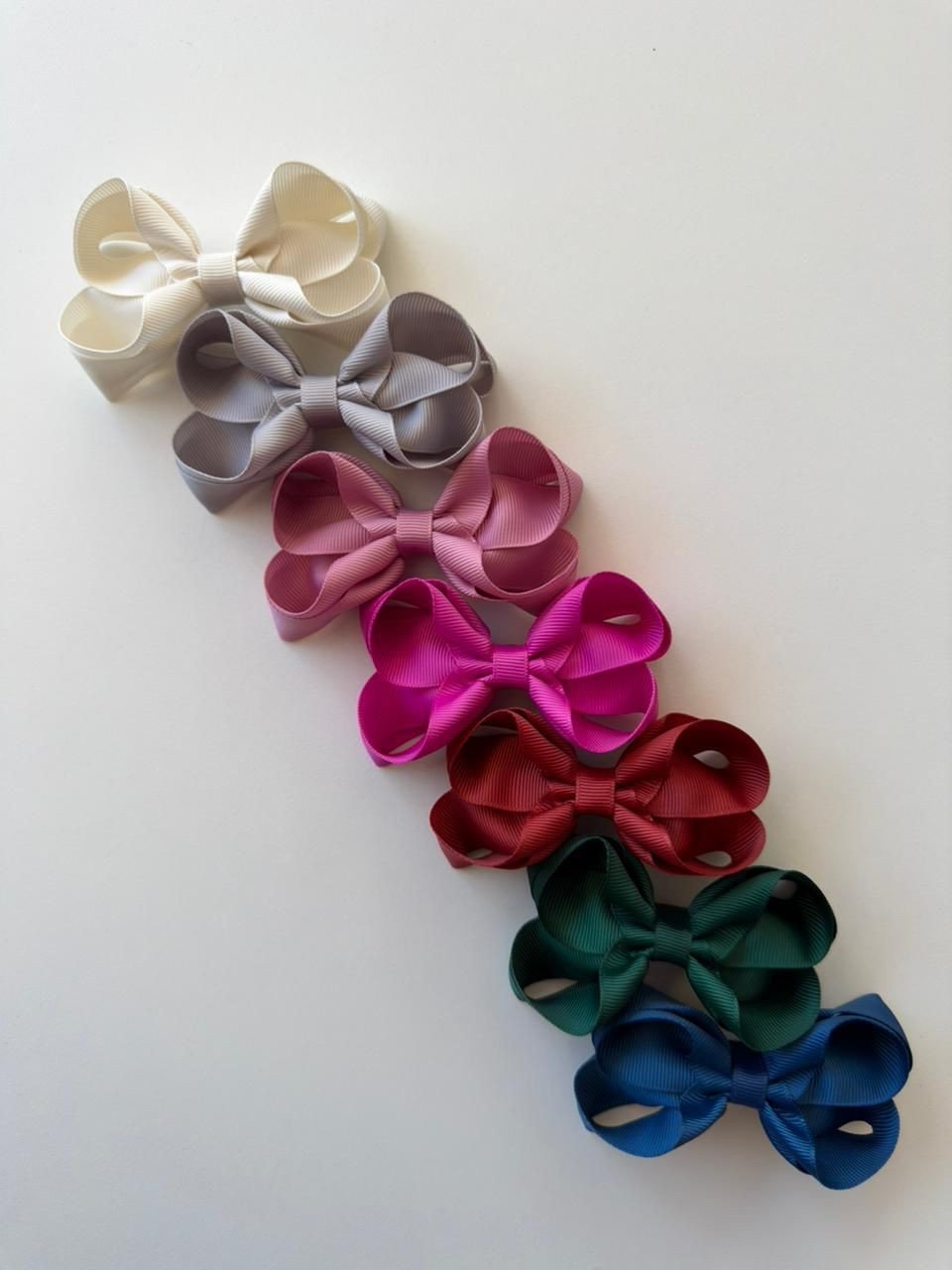 Kit 7 Laços Boutique Duplo Médio Gorgurão no Bico de Pato M04 - Coleção Outono/Inverno 26