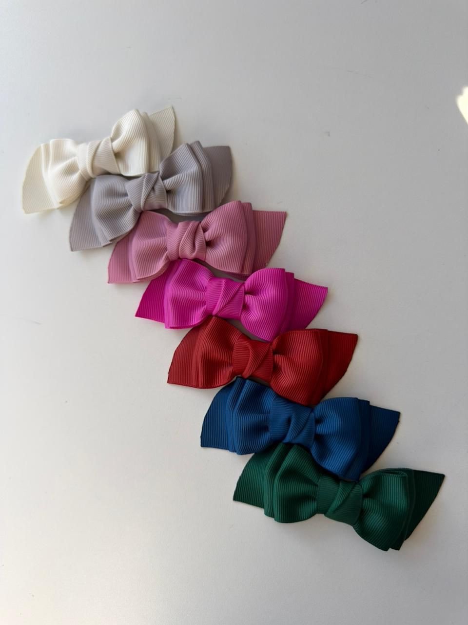 Kit 7 Laços Gravata com pontas no Tamanho Médio Gorgurão no Bico de Pato M02 - Coleção Outono/Inverno 26