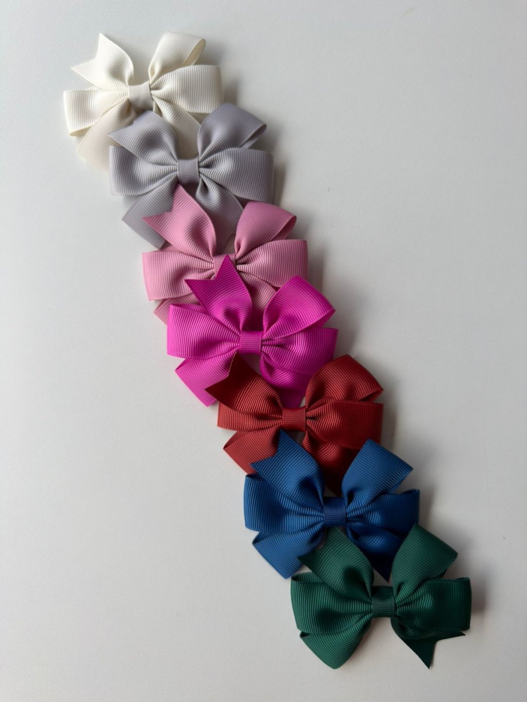 Kit 7 Laços Cata-vento Tamanho Pequeno Gorgurão no Bico de Pato P02 - Coleção Outono/Inverno 26