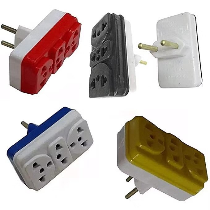 ADAPTADOR BENJAMIN COR ALEATÓRIA 3 TOMADAS 2 PINOS
