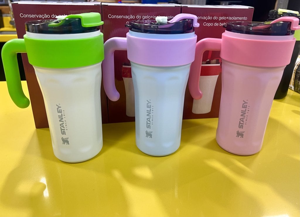 CANECA STANLEY 860ML TÉRMICO COM CANUDO INOX