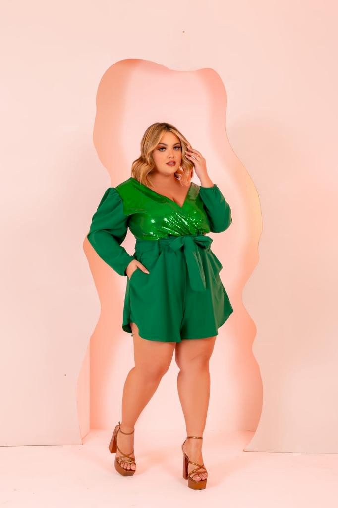 Macaquinho manga longa e faixa com paetê. Ref: 449